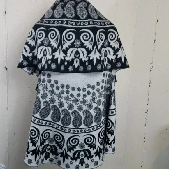 Reversible Boho black/white paisley Flowy Vest‎ - Picture 7 of 7
